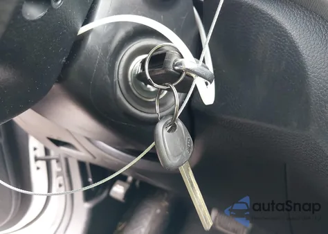 2017 Hyundai Santa Fe Sport 2.4L из США, поврежденный, VIN 5NMZT3LB1HH004566